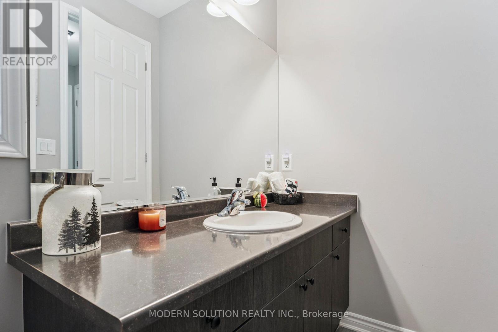 Photo 2 of 35 Browning Boulevard, Bracebridge ON