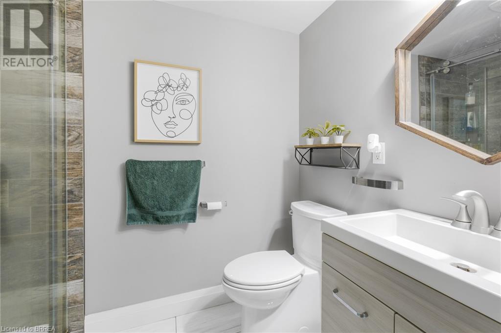 Photo 14 of 403 Oakhill Drive, Brantford ON