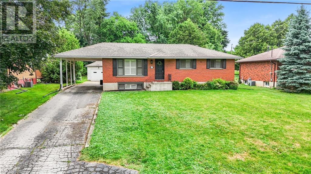 Photo 2 of 403 Oakhill Drive, Brantford ON