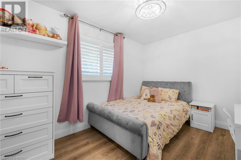 Photo 9 of 403 Oakhill Drive, Brantford ON