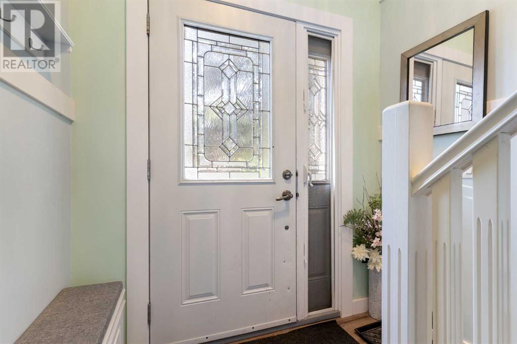 Single Family House Bi-level for Sale in  Dover Meadow Close SE Dover Calgary 