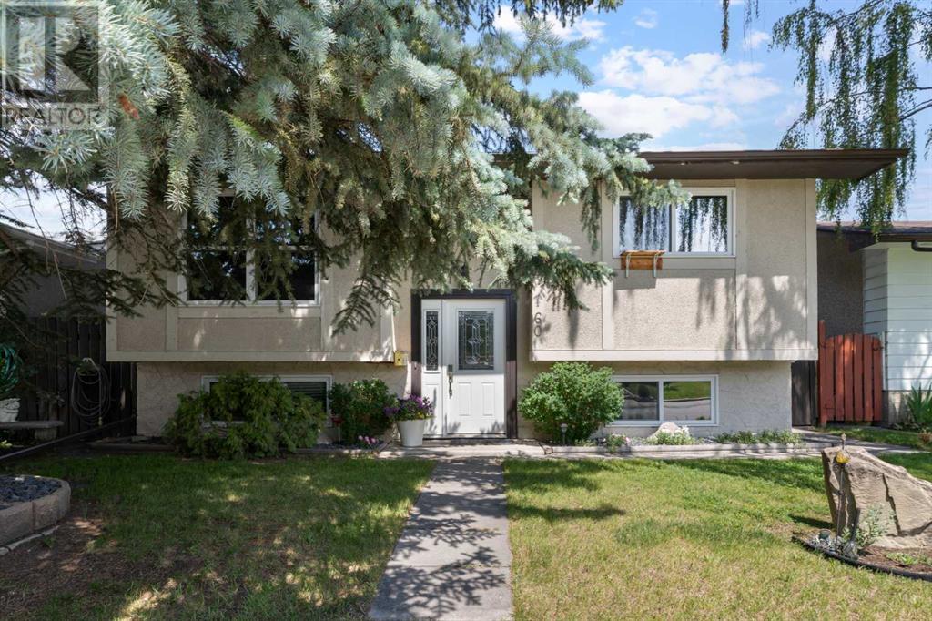 Single Family House Bi-level for Sale in  Dover Meadow Close SE Dover Calgary 