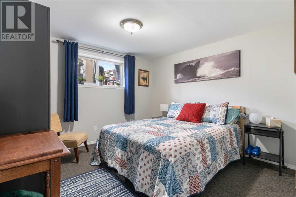 Single Family House Bi-level for Sale in  Dover Meadow Close SE Dover Calgary 