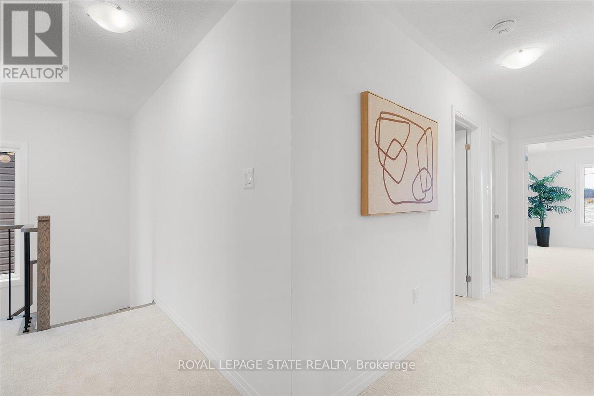 Photo 2 of 628 Windwood Drive, Hamilton ON