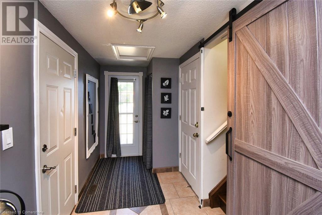 Photo 4 of 59 Yorkdale Crescent, Hamilton ON