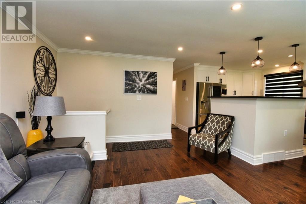 Photo 7 of 59 Yorkdale Crescent, Hamilton ON