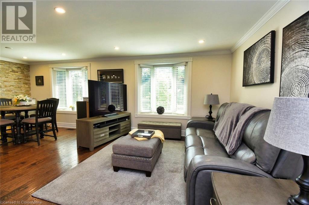 Photo 9 of 59 Yorkdale Crescent, Hamilton ON