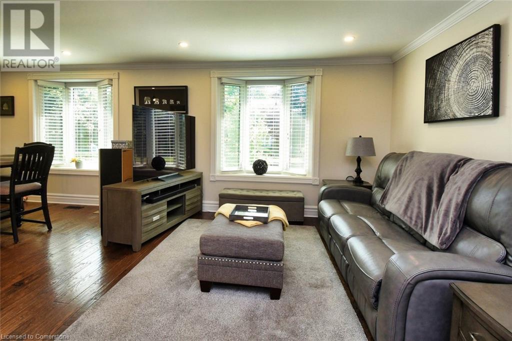 Photo 10 of 59 Yorkdale Crescent, Hamilton ON