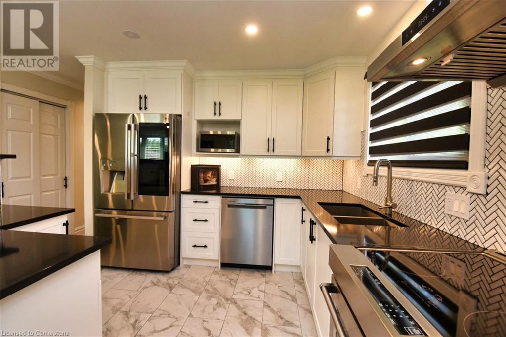 Photo 18 of 59 Yorkdale Crescent, Hamilton ON