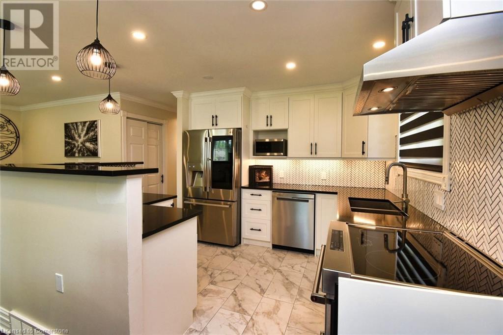 Photo 17 of 59 Yorkdale Crescent, Hamilton ON