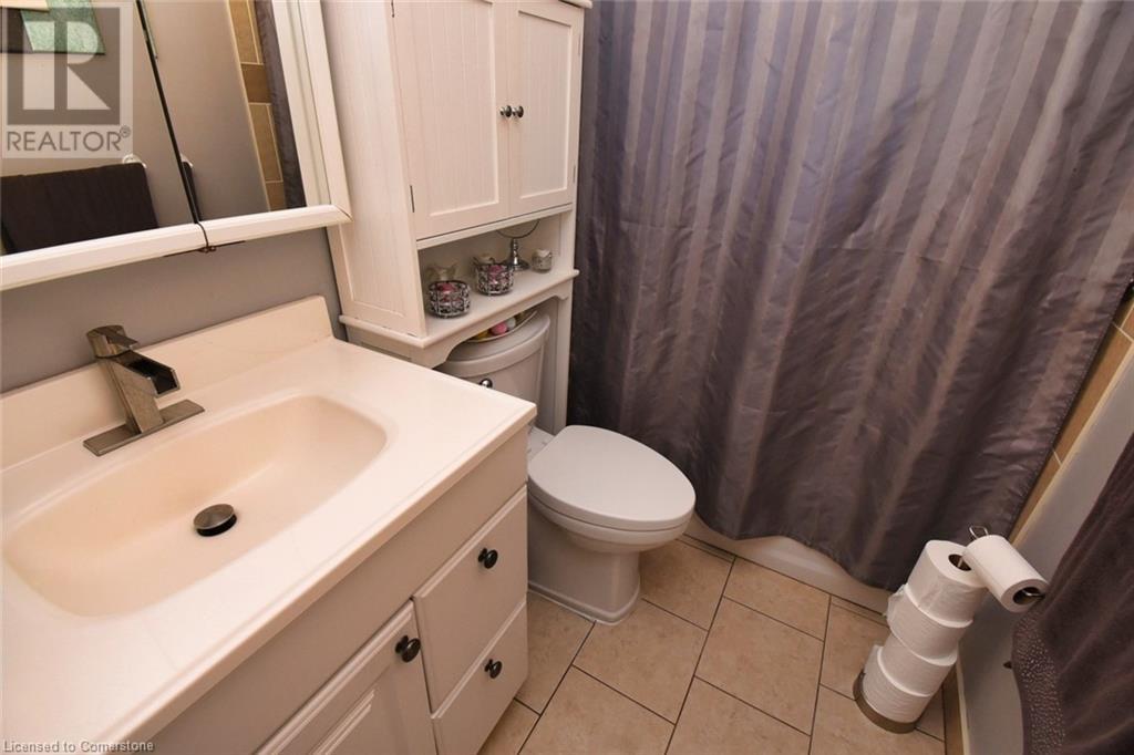 Photo 38 of 59 Yorkdale Crescent, Hamilton ON