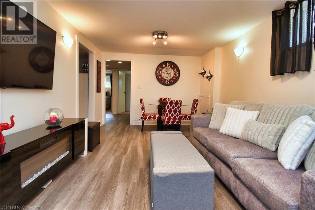 Photo 31 of 59 Yorkdale Crescent, Hamilton ON
