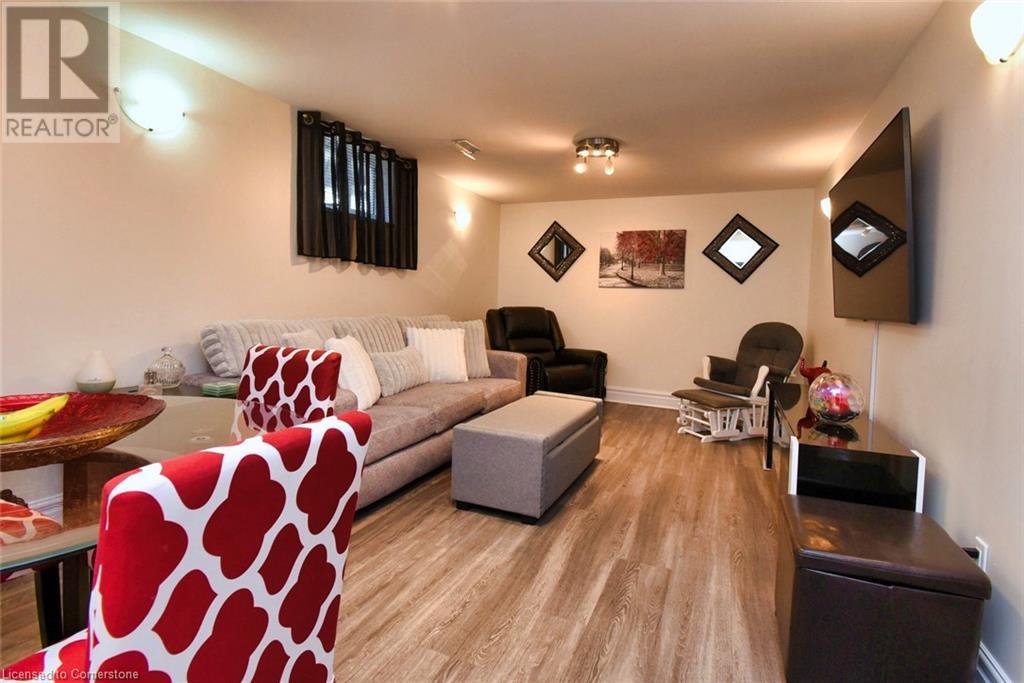 Photo 30 of 59 Yorkdale Crescent, Hamilton ON