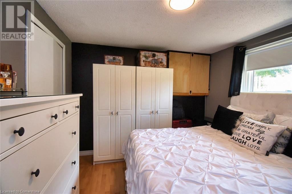 Photo 34 of 59 Yorkdale Crescent, Hamilton ON
