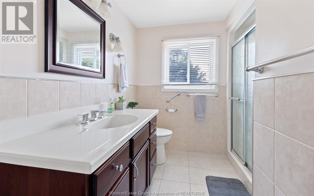 Photo 15 of 5510 Empress, Windsor ON