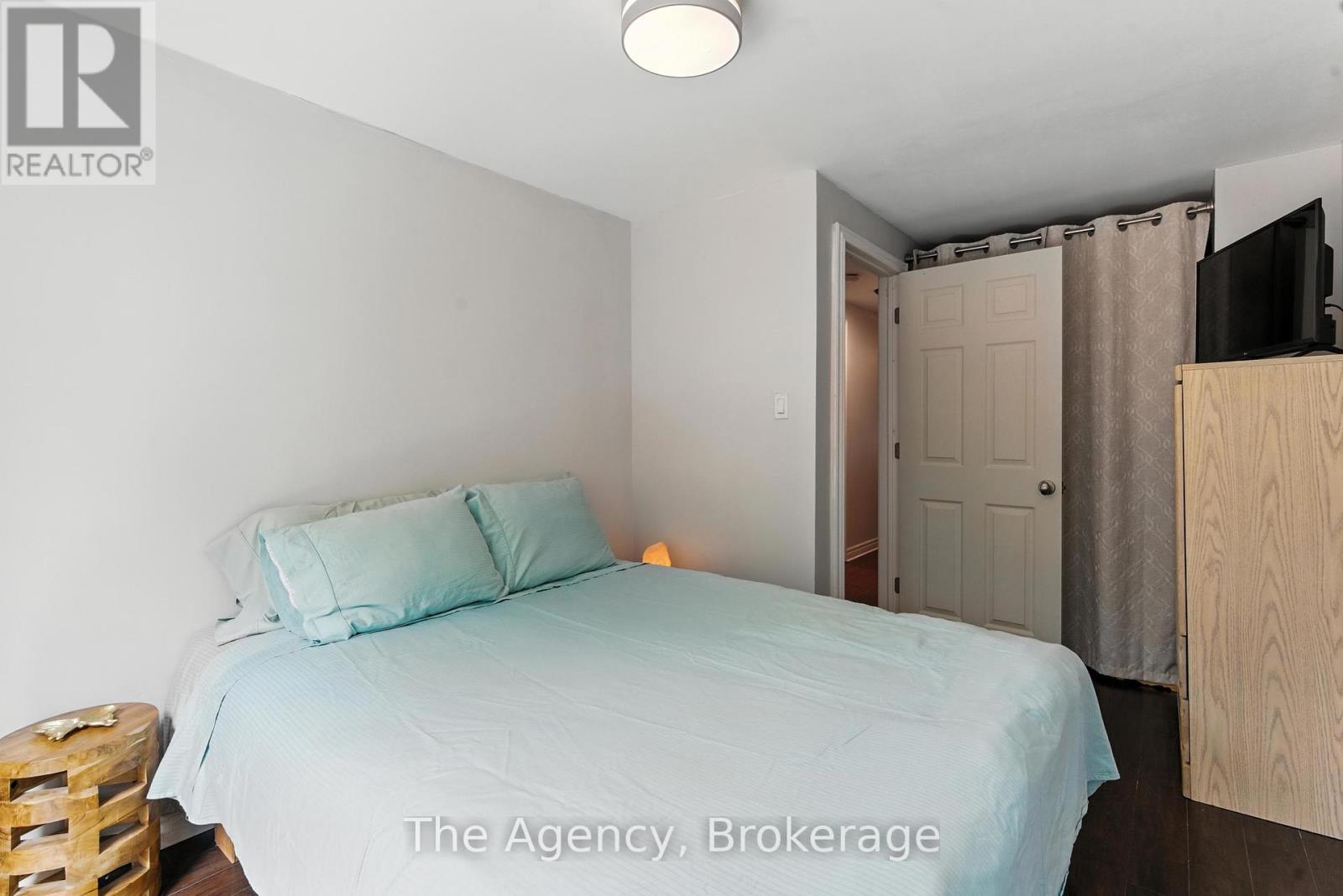 Photo 11 of 43 Elma Street, St Catharines ON