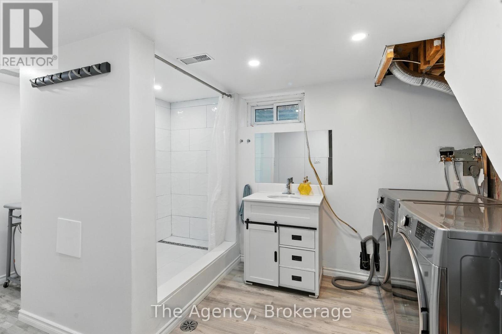 Photo 36 of 43 Elma Street, St Catharines ON