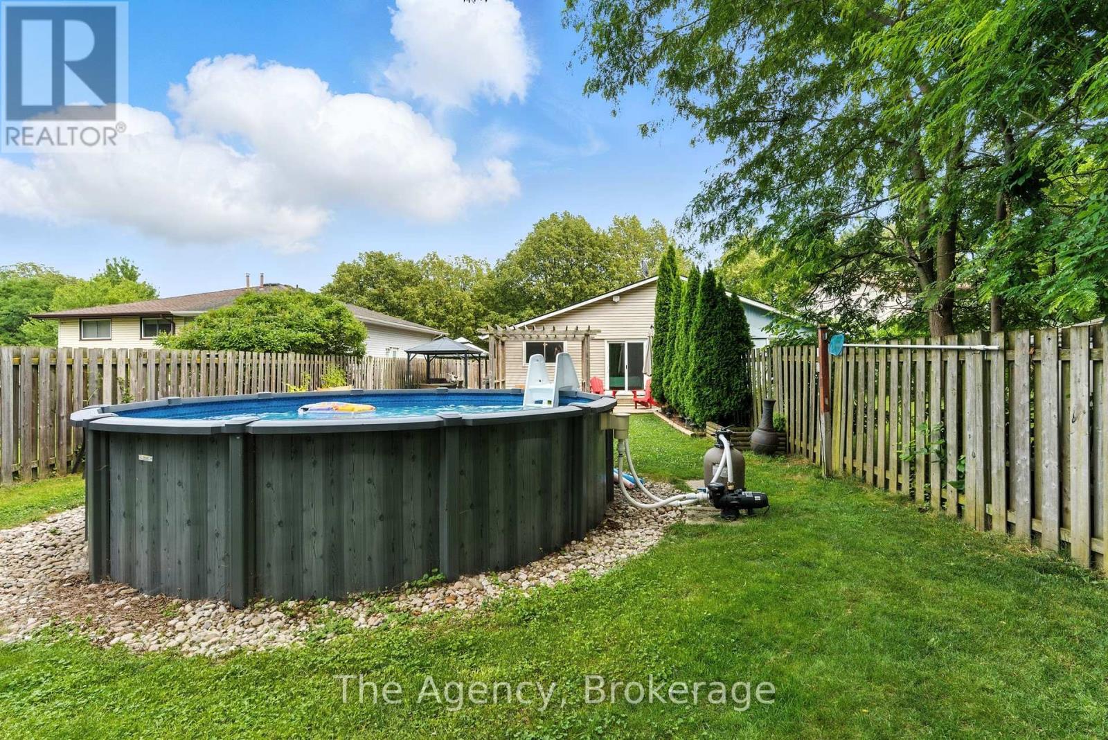 Photo 17 of 43 Elma Street, St Catharines ON