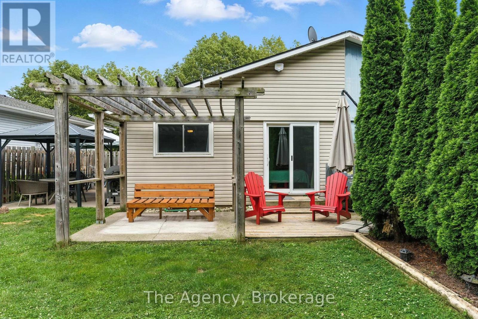 Photo 22 of 43 Elma Street, St Catharines ON