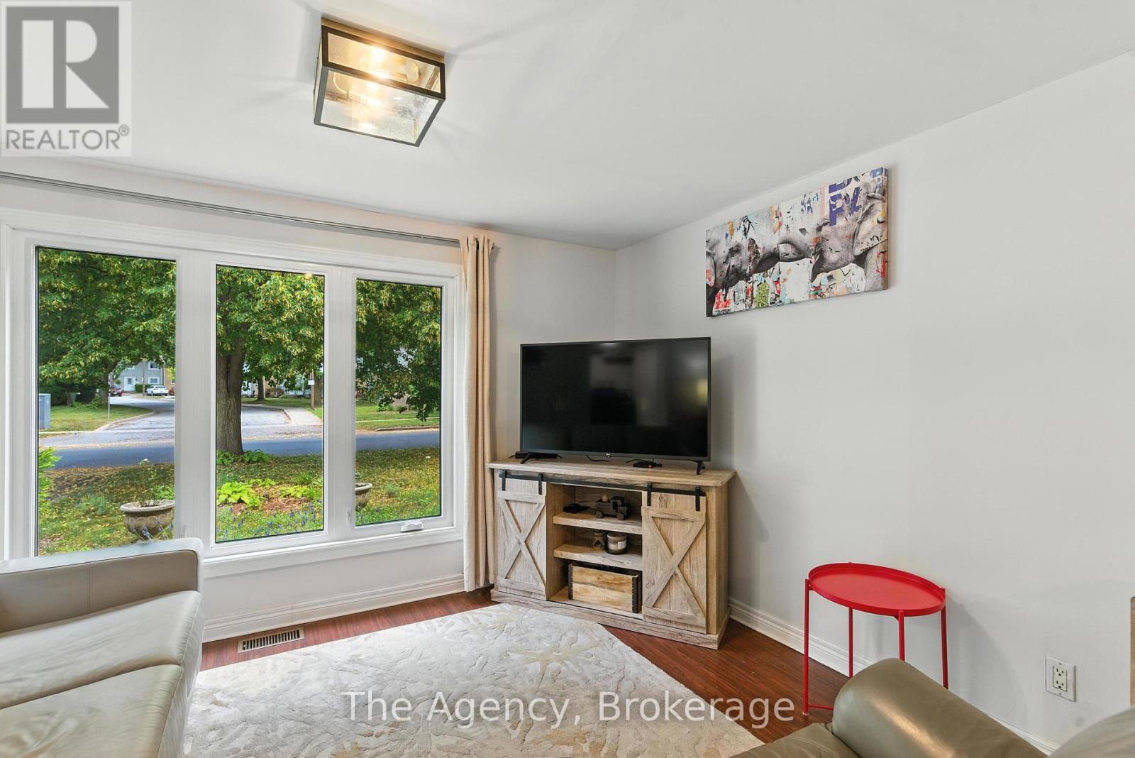Photo 25 of 43 Elma Street, St Catharines ON