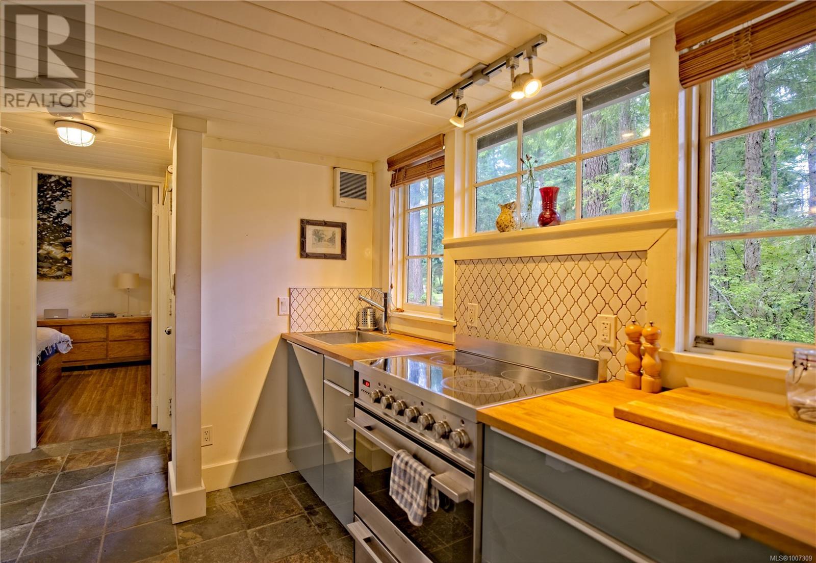 615 Stewart Rd, Salt Spring