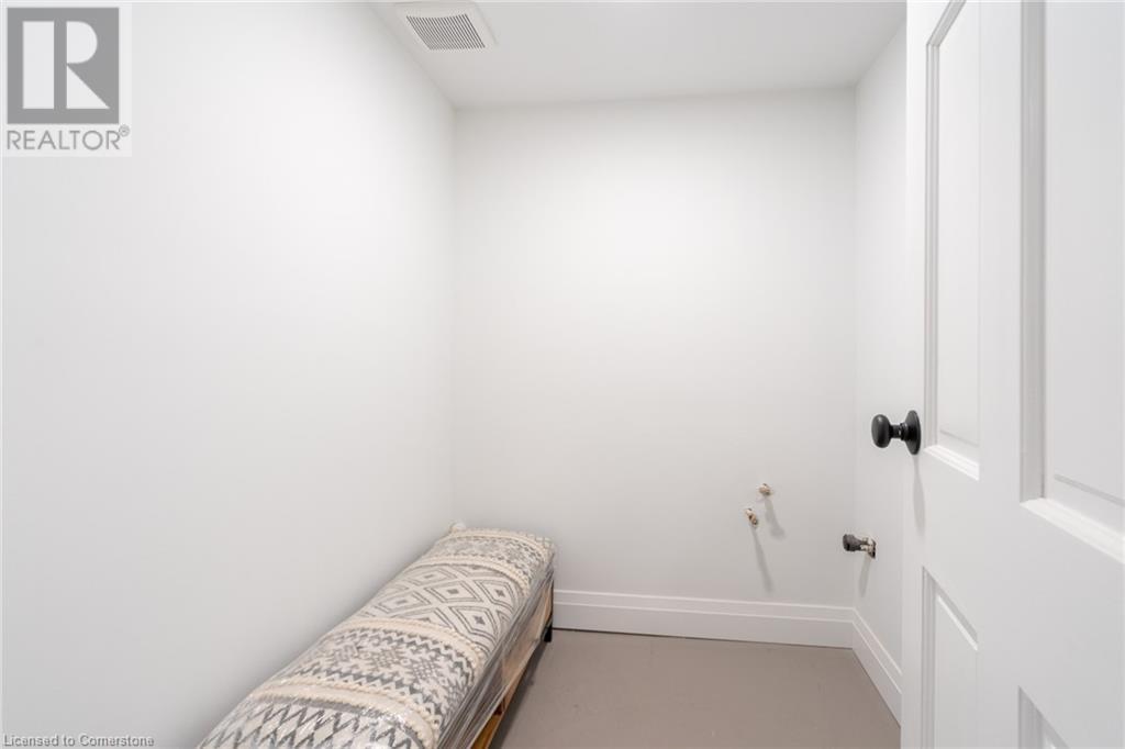 Photo 17 of 299 James Street N, Hamilton ON