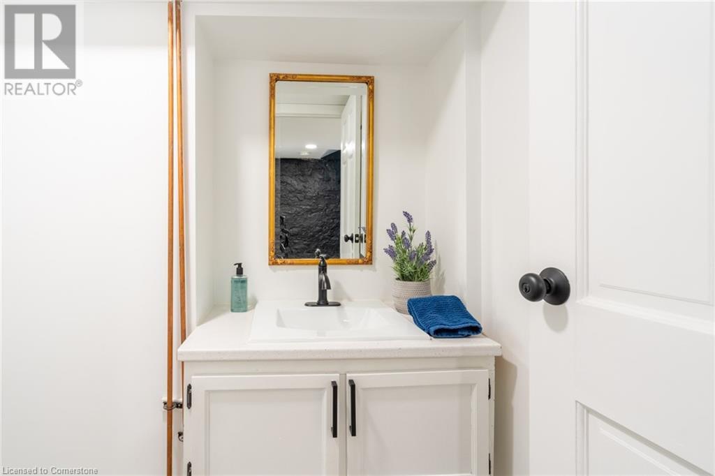 Photo 12 of 299 James Street N, Hamilton ON