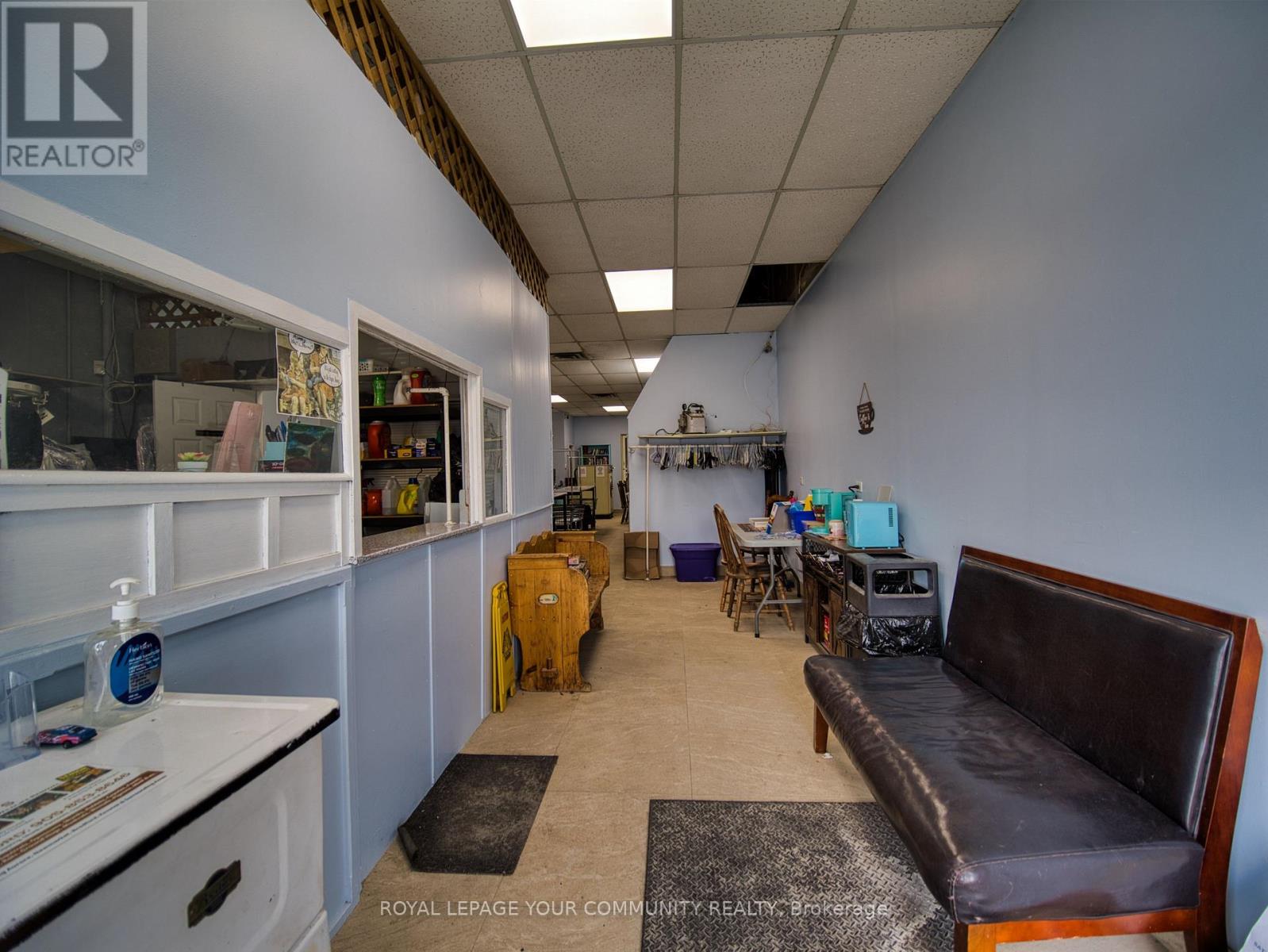 Photo 4 of 190 Simcoe Avenue, Georgina ON