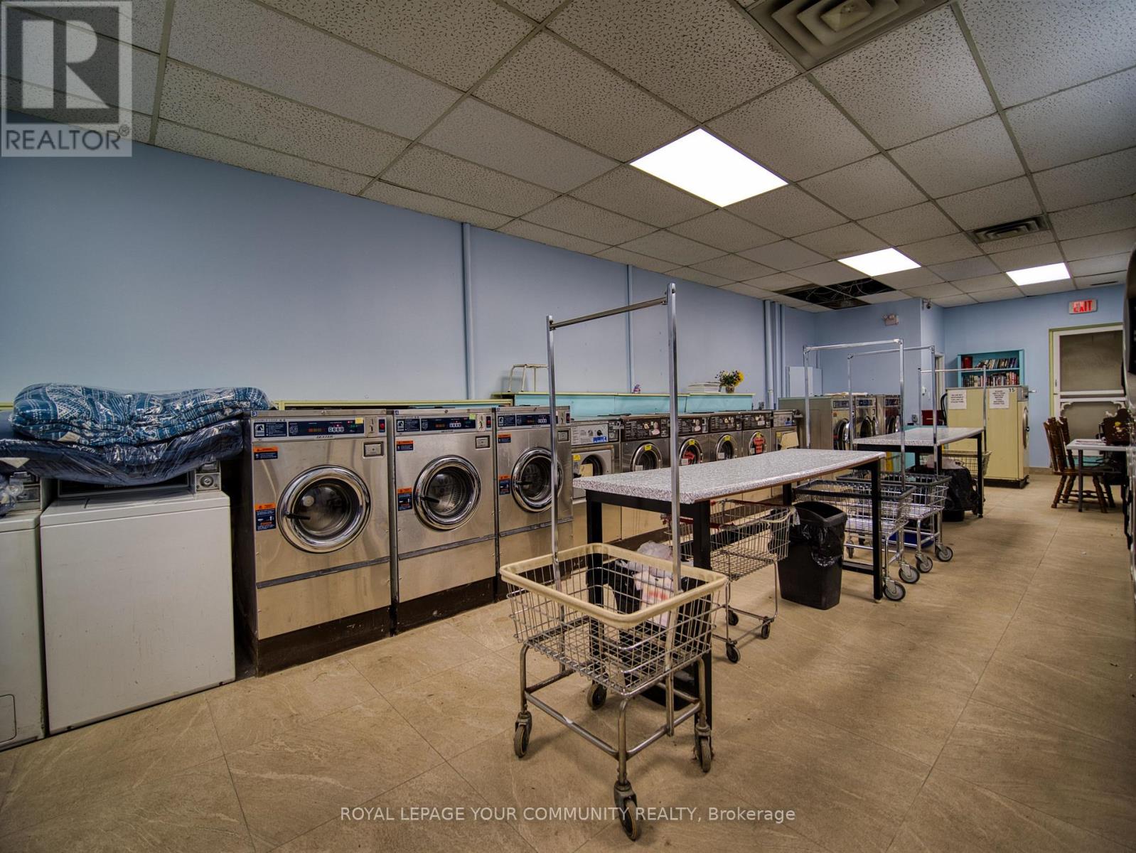 Photo 9 of 190 Simcoe Avenue, Georgina ON