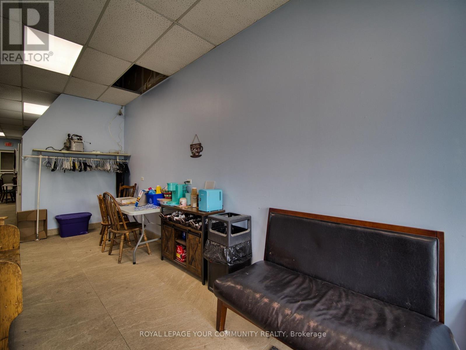 Photo 6 of 190 Simcoe Avenue, Georgina ON