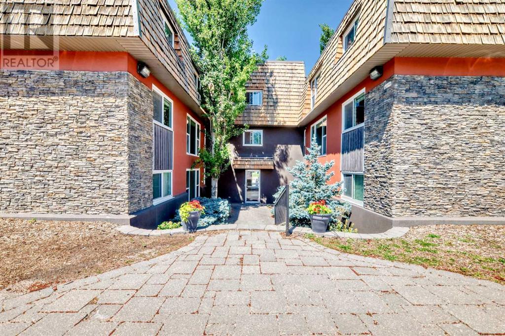 Single Family House for Sale in    Avenue SW Windsor Park Calgary 