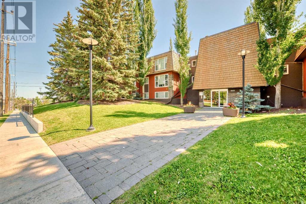 Single Family House for Sale in    Avenue SW Windsor Park Calgary 