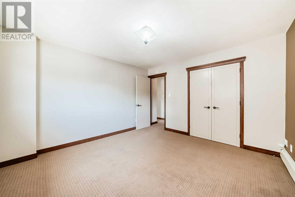 Single Family House for Sale in    Avenue SW Windsor Park Calgary 