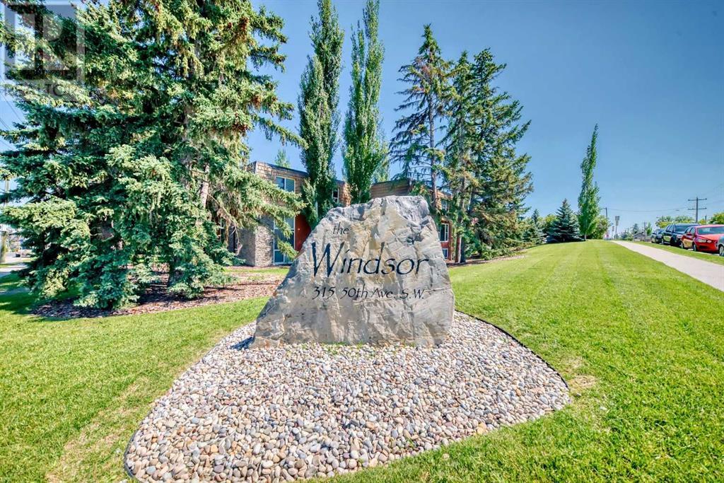 Single Family House for Sale in    Avenue SW Windsor Park Calgary 
