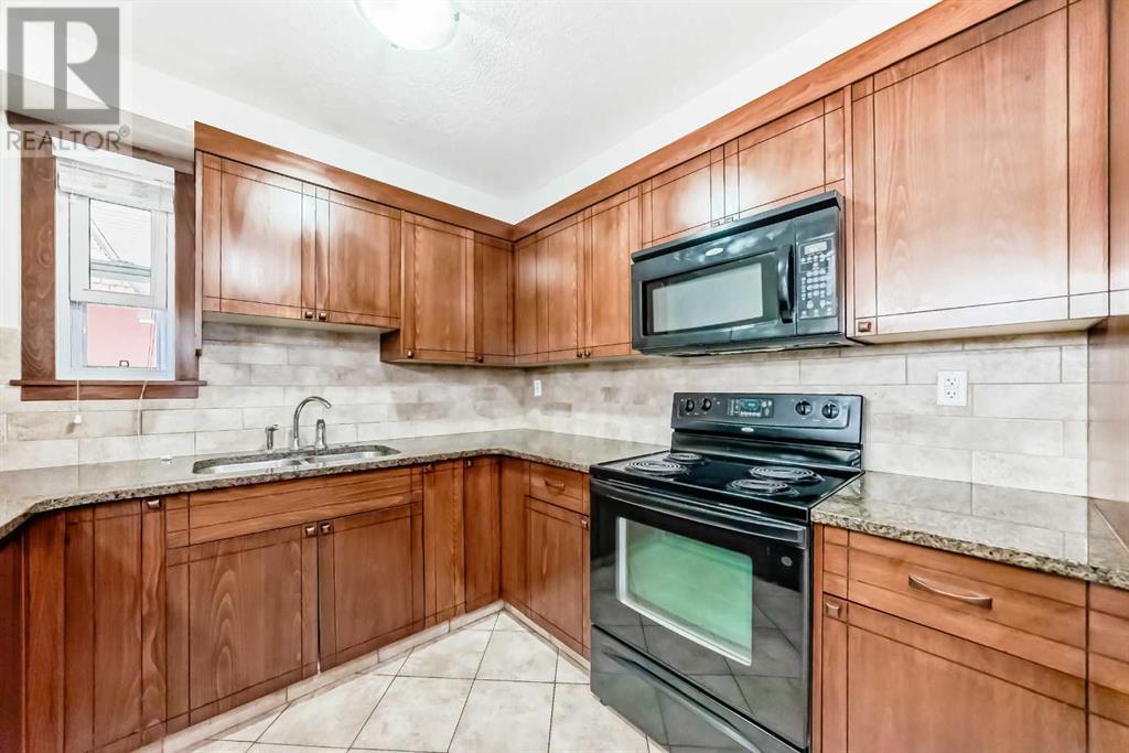Single Family House for Sale in    Avenue SW Windsor Park Calgary 