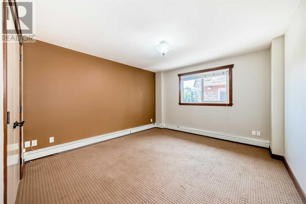 Single Family House for Sale in    Avenue SW Windsor Park Calgary 
