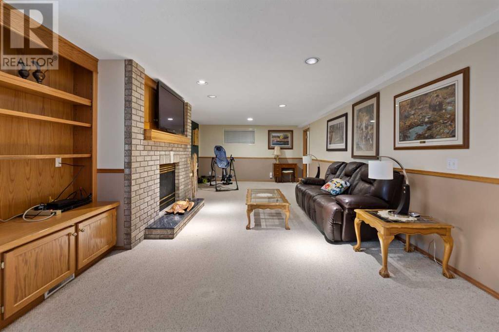 Single Family House Bi-level for Sale in  Coral Keys Villas NE Coral Springs Calgary 