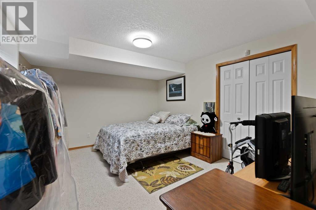 Single Family House Bi-level for Sale in  Coral Keys Villas NE Coral Springs Calgary 