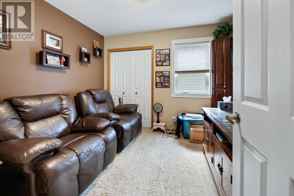210 Coral Keys Villas NE, Calgary, Alberta