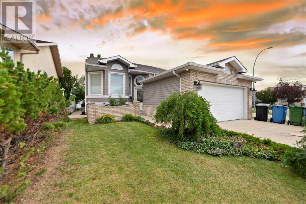 Single Family House Bi-level for Sale in  Coral Keys Villas NE Coral Springs Calgary 