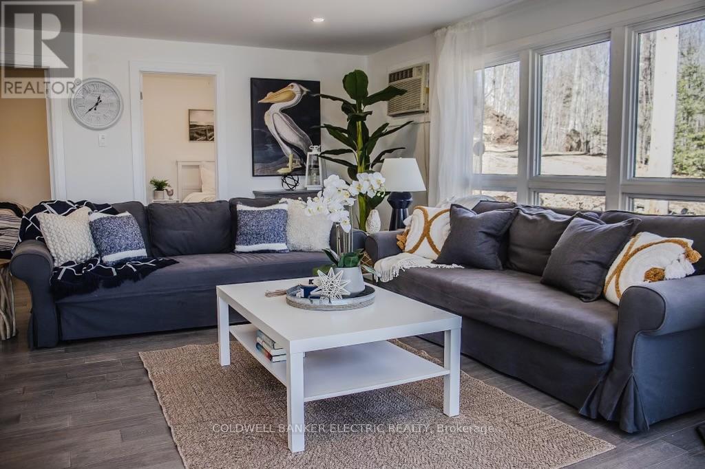 Photo 18 of 18 Bay View Lane, Tudor And Cashel ON