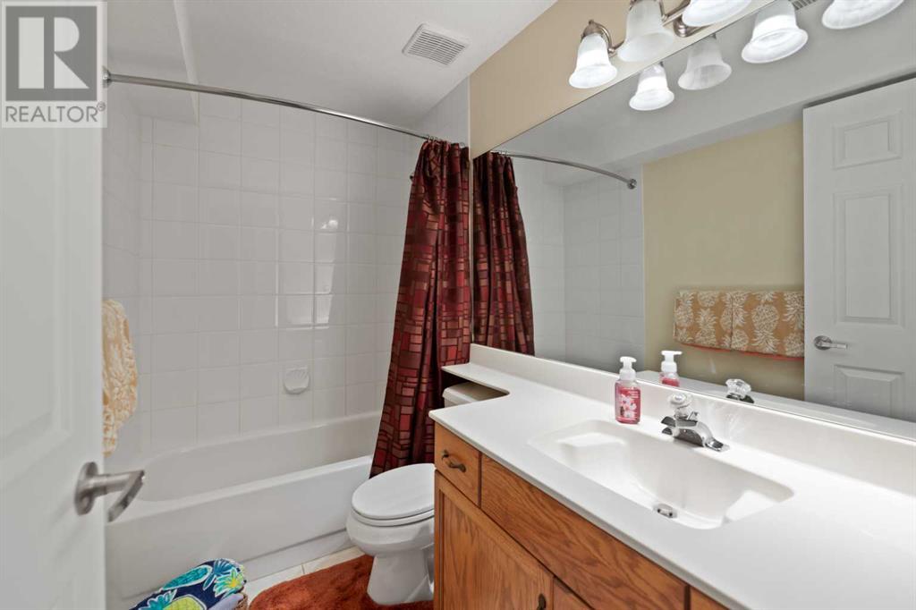 Single Family House Bi-level for Sale in  Coral Keys Villas NE Coral Springs Calgary 