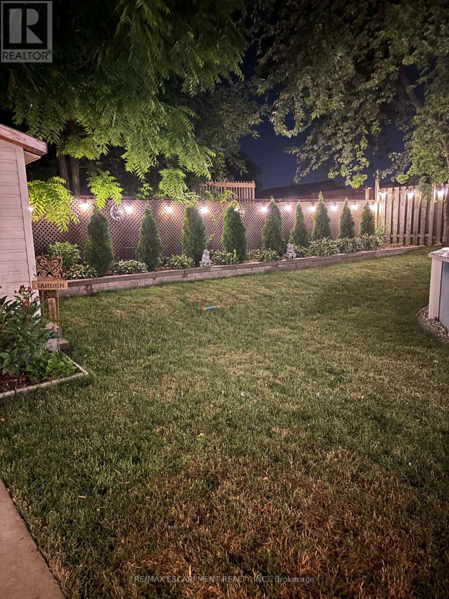Photo 49 of 59 Yorkdale Crescent, Hamilton ON