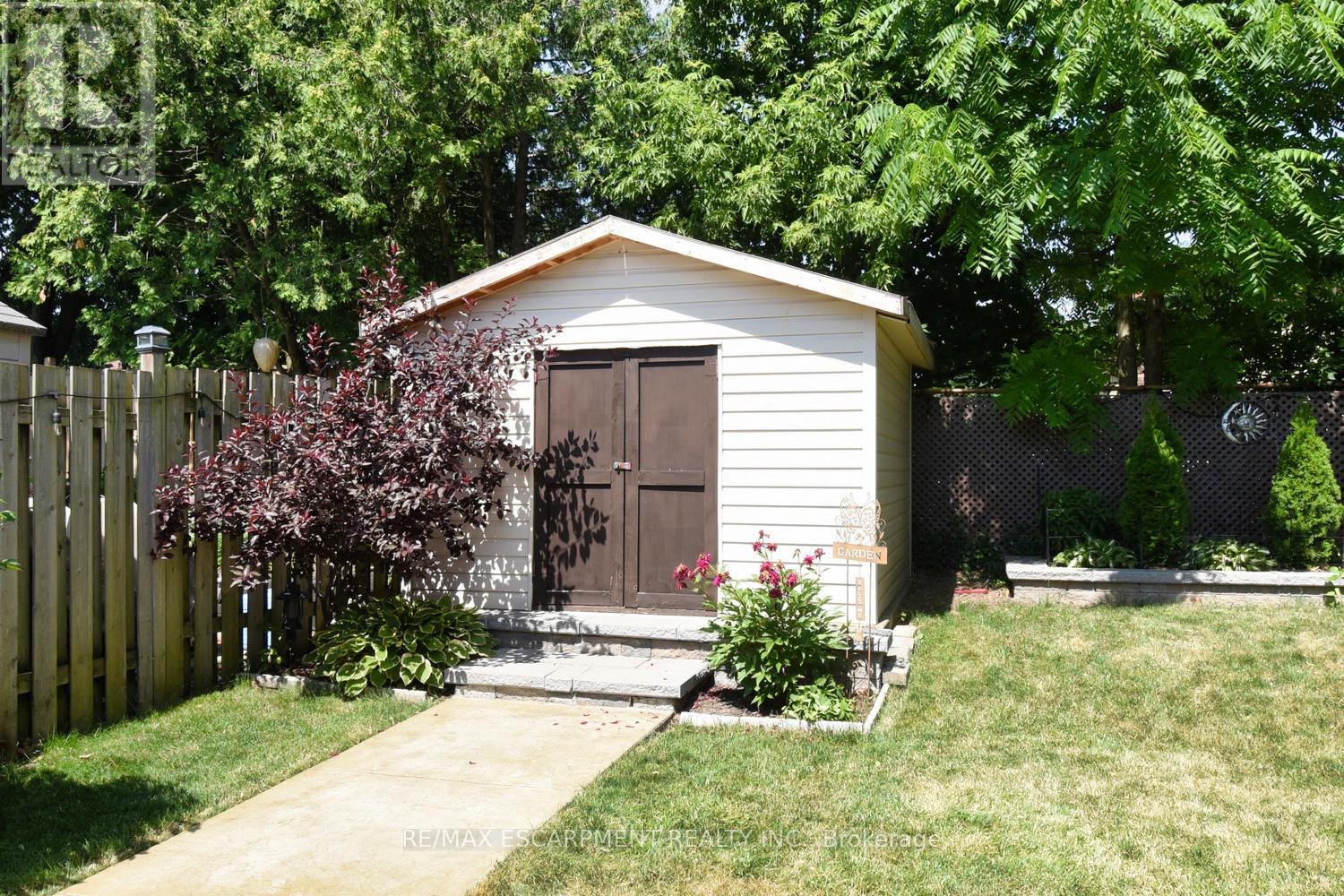 Photo 41 of 59 Yorkdale Crescent, Hamilton ON