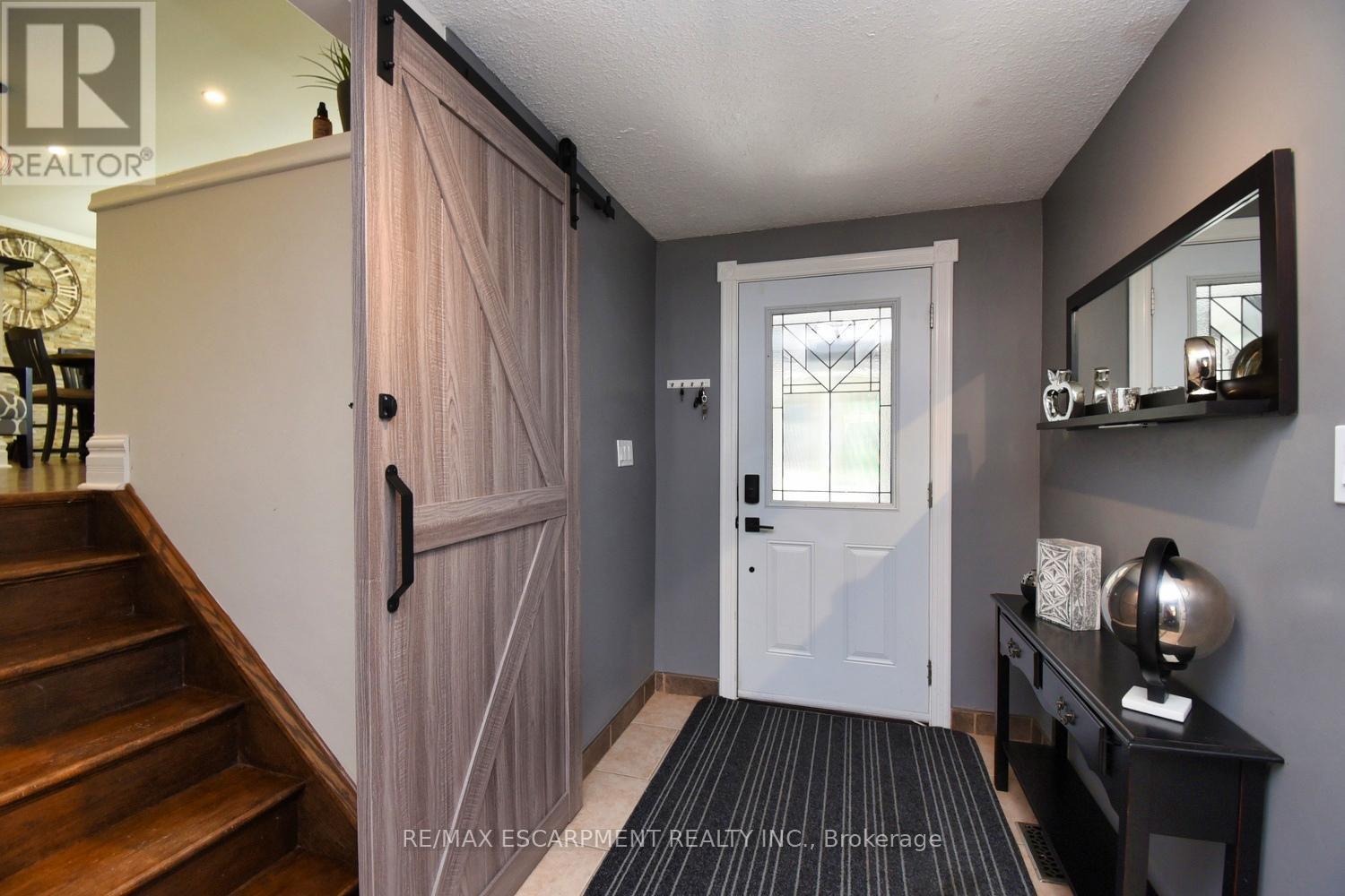 Photo 5 of 59 Yorkdale Crescent, Hamilton ON