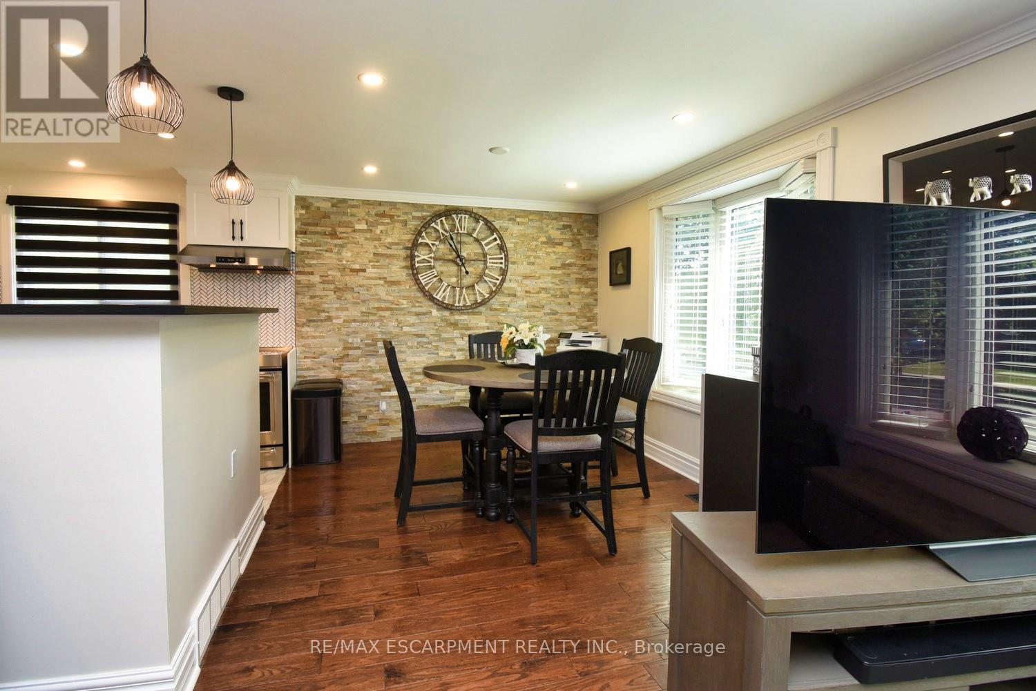 Photo 12 of 59 Yorkdale Crescent, Hamilton ON