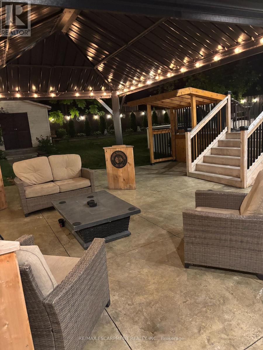 Photo 48 of 59 Yorkdale Crescent, Hamilton ON