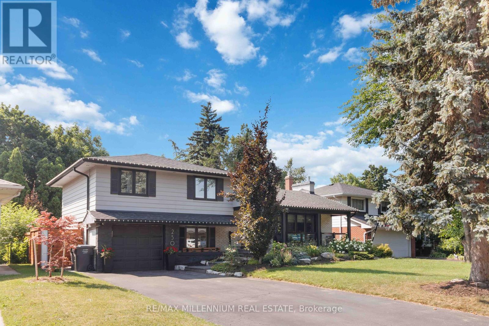250 DAPHNE AVENUE - 1
