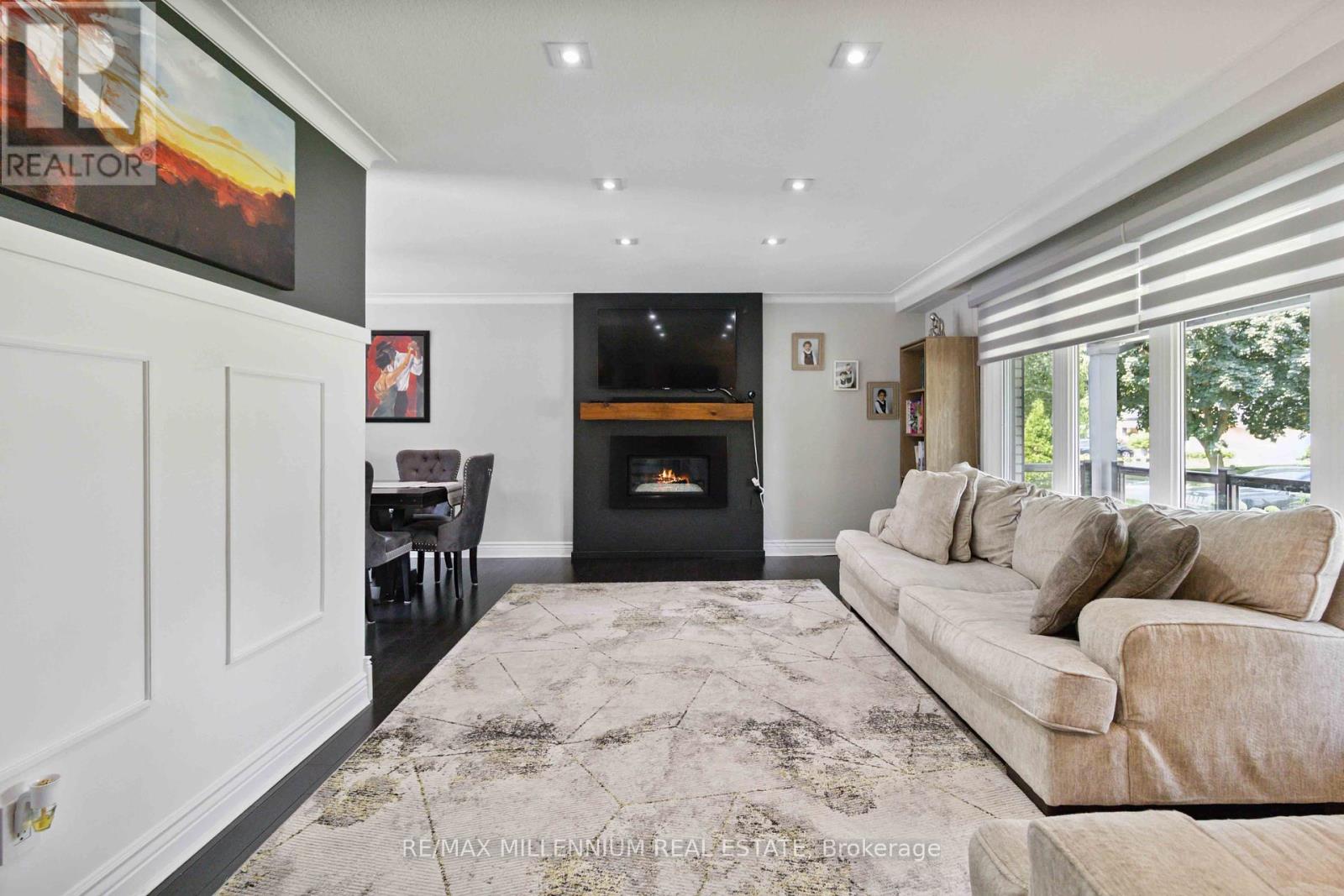 250 DAPHNE AVENUE - 10