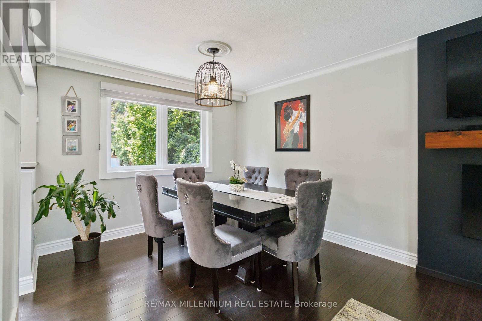 250 DAPHNE AVENUE - 11